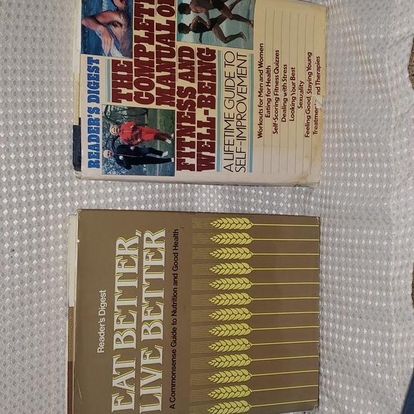 Lot of 2 Hardcover Book From Reader’s Digest Editors- "Eat Better Live Better" - Picture 1 of 6